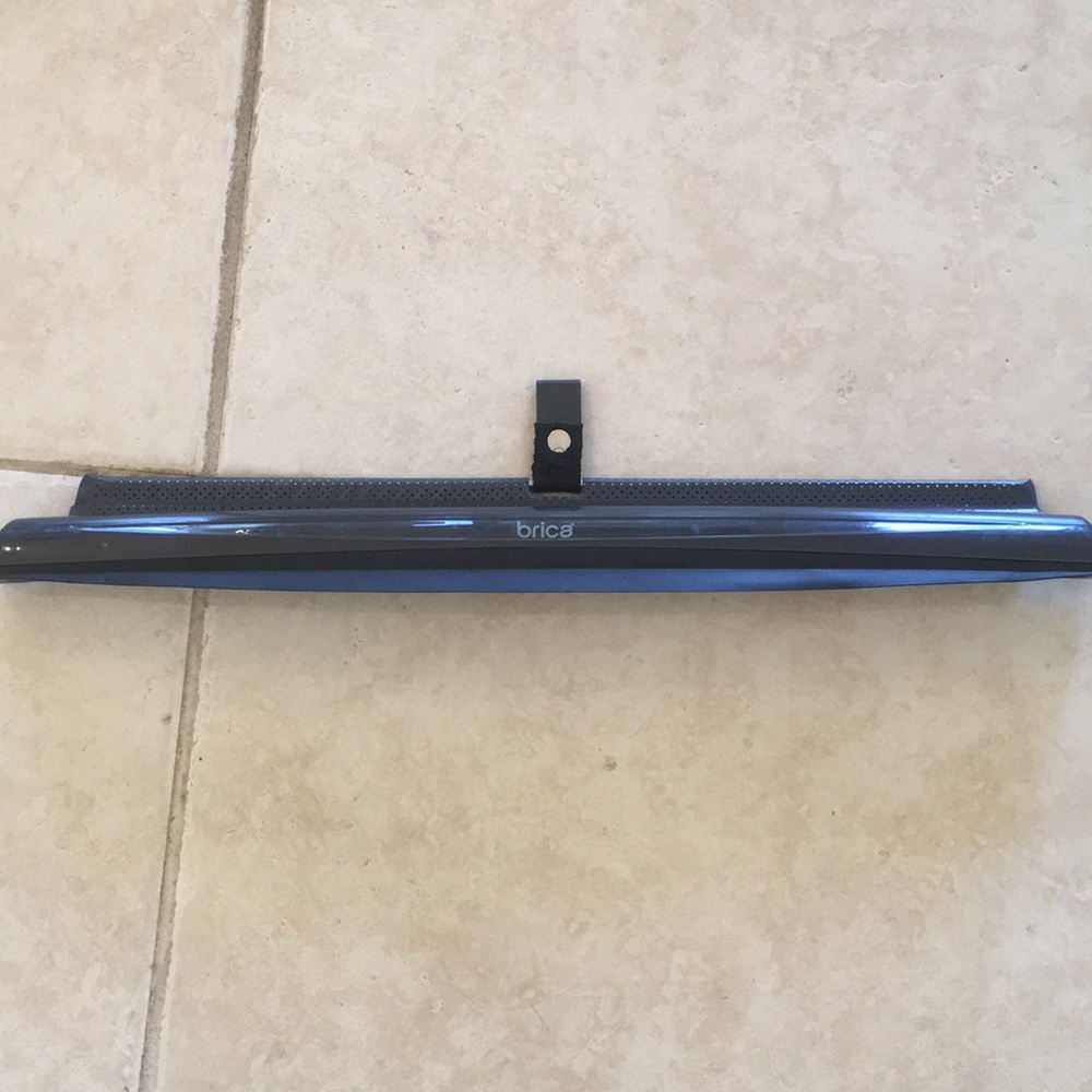 Brica UV vehicle shade